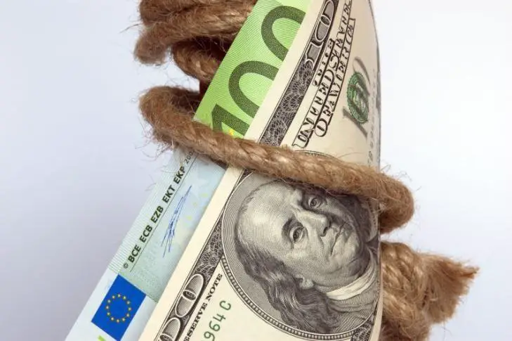 Blague du jour ! L'euro pourrait devenir l'alternative au dollar, selon Lagarde